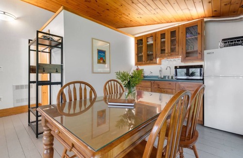 Loudon Other | B - Farm Suite on a Cattle Farm