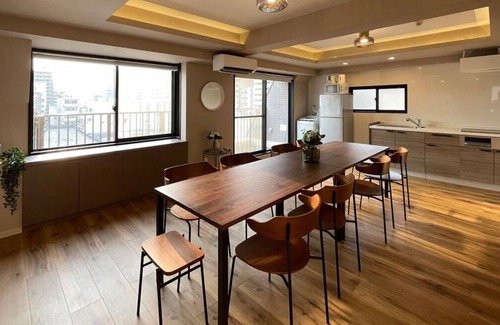 Hiroshima City Centre Apartment | b hotel Spacious 2 level apartment 4BR for 16 PPL
