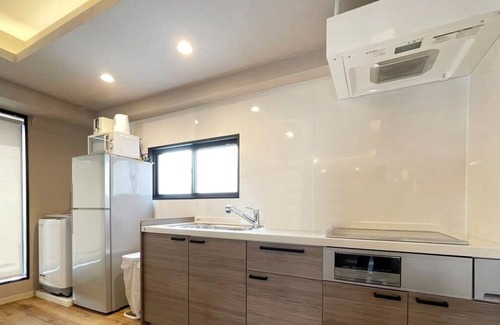 Hiroshima City Centre Apartment | b hotel Spacious 2 level apartment 4BR for 16 PPL