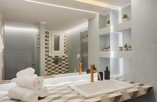 Koukaki Apartment | B1 Angels' Residence