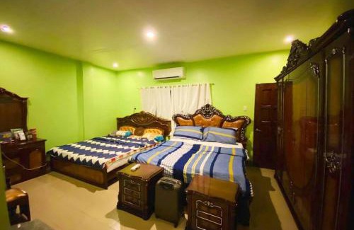 Cagayan de Oro Apartment | B2 - Spacious 3BR House with Netflix, Fiber Wifi, Parking, Balcony