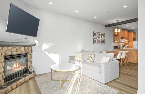 Harvie Heights Apartment | B233 Mountain View 2BD 2BT AC BonFire BBQ Townhome Close to Banff