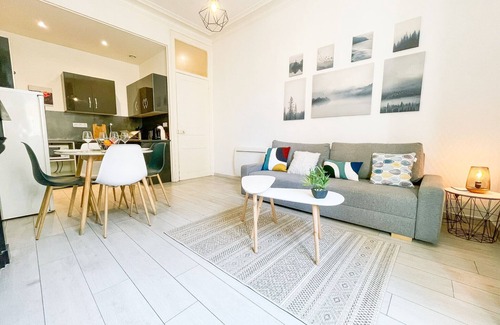 Quartier Chorier-Berriat Apartment | #B3 | Light Pink T2 near Jaurès, Estacade | Luminous 🦩