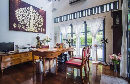 Wat Bowon Niwet Hotel | Baan Noppawong