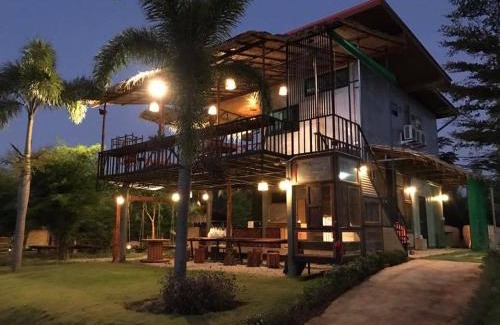 Nong Nam Daeng House | Baan Nork Farmstay บ้านนอก ฟาร์มสเตย์