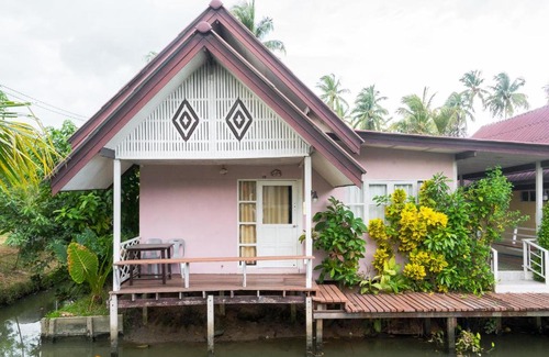 Amphawa Resort | Baansuansabai Phloenpanmai Resort บ้านสวยสบาย เพลินพรรณไม้ รีสอร์ท อัมพวา