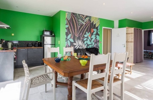 Saint-Come-de-Fresne Apartment | Babord, apartment with terrace and sea view, parking