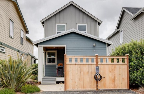 Ocean Shores House | Baby Shark Villa