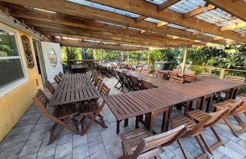 Town N County Park House | Bachelor, Weddings, College reunions, 2 houses on 1 acre nature freedom, swimspa