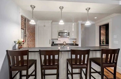 Back Bay West Apartment | Back Bay "Nantucket" Pied-à-terre Off Newbury St