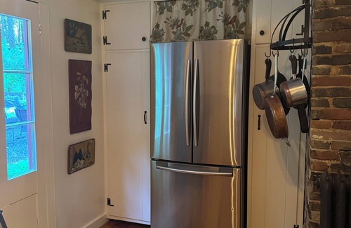 Litchfield Cottage | Back on VRBO! The oldest house in Litchfield CT