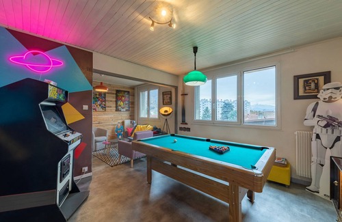 Saint-Egreve Apartment | Back to the 80'S Apartment