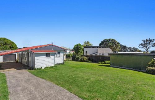 Waiotahi House | Back to the Beach Bach