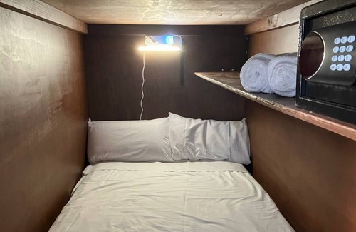 Stawell House | Backpacker / Work Time Accommodation in Cabin Park