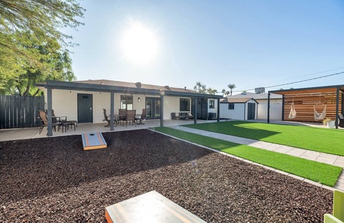 Alhambra House | Backyard beauty in Charming Midtown Phoenix!
