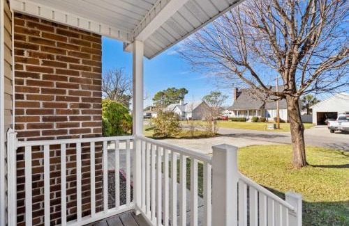 Socastee House | Backyard Oasis 1 Mile to Beach Golf Cart Friendly