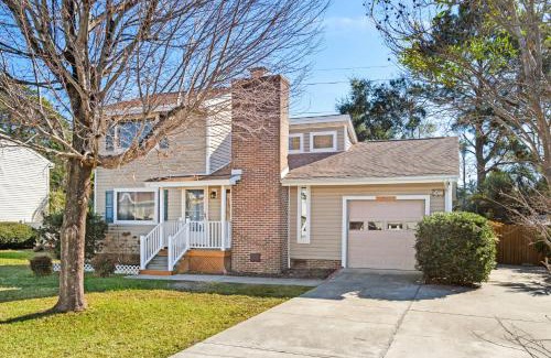 Socastee House | Backyard Oasis 1 Mile to Beach Golf Cart Friendly