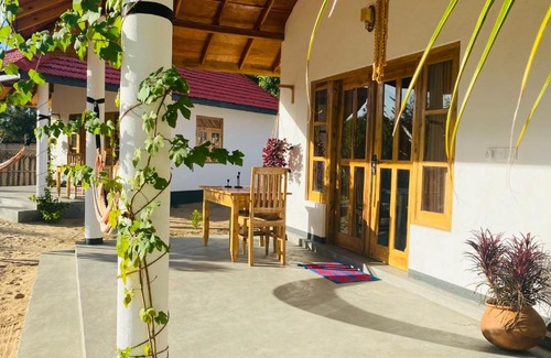 Pottuvil Division 2 Apartment | Baduas Paradise Rooms Lagoon & Ocean