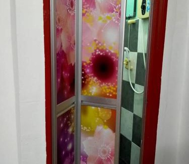 Taman Setia House | Bae Homestay Tmn Samudera Netflix and WiFi