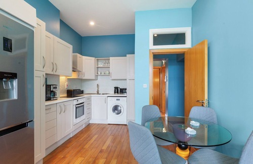 Ballsbridge Apartment | Baggot Street 2BD, 5Min to Aviva, RDS & CityCentre