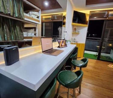 Baguio Apartment | Baguio City Center Megatower III FAST WIFI 3 mins walk to SM city CushyNest MT3