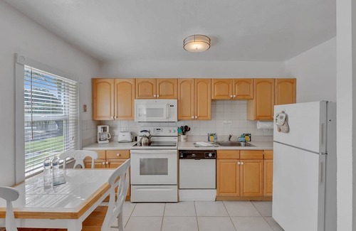Santa Barbara Estates Apartment | Bahama Beach Club Pompano Unit #3 - Abaco