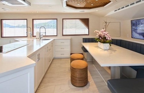 Central Beach Boat Rental | Bahamas Superyacht Privatecruise