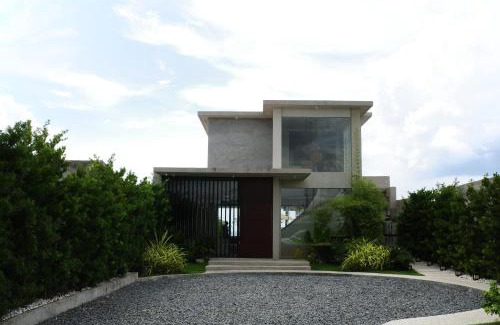 Lian House | Bahay Lian