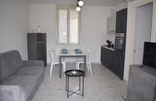 Costa Volpino Apartment | Baia delle Rose Via Santo Stefano 18