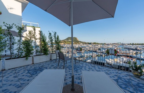 Bacoli Apartment | Baia Flegrea Meublè - Suite with sea view terrace