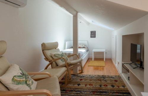 Encarnacao Apartment | Bairro Alto Tiny Studio by Homing