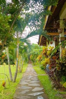 Bayan Hotel | Balé Sebaya - Bungalows Café Nature