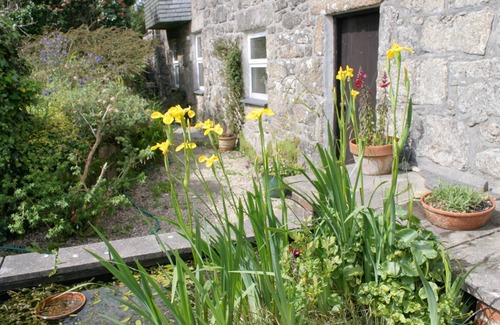 New Mill Cottage | Bal Cottage lies on the edge of the Penwith Moors in West Cornwall