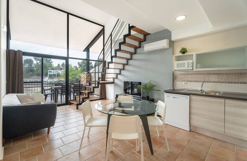 Navarres Apartment | Balcón de las Fuentes: Design, comfort and unique views