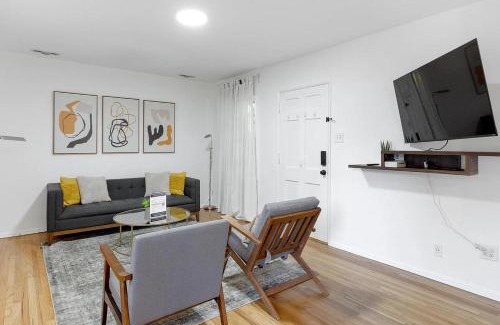 Reseda House | Balcom Breeze Escape