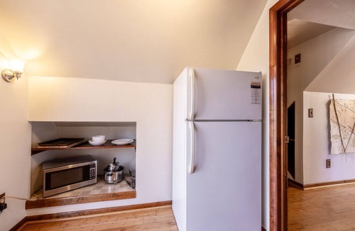 Stanardsville Apartment | Balcony · Balcony Suite at White Lotus Eco Spa Retreat