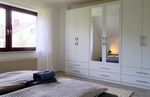 Offenburg Apartment | Balcony + view I kitchen I parking lot I Netflix I 85 sqm
