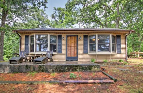 Baldwin House | Baldwin Cabin with Private Beach on Little Lake!