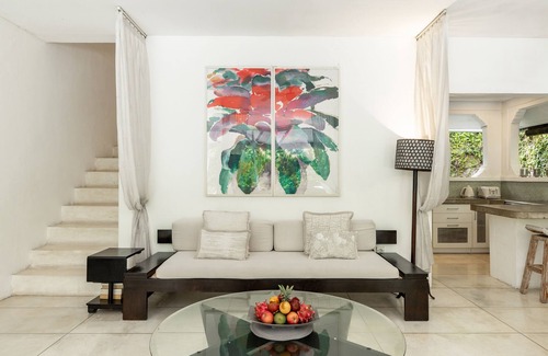 Sunset Road Villa | Bali Gateway: 3BR Serenity Villa In Heart Seminyak