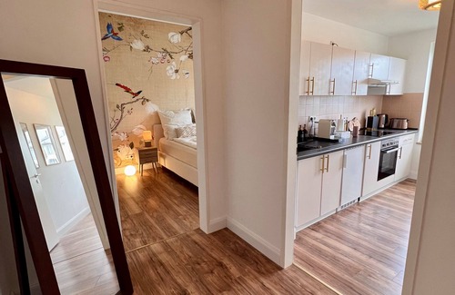 Schoenefeld Apartment | BALI HOME Stylish apartment with terrace