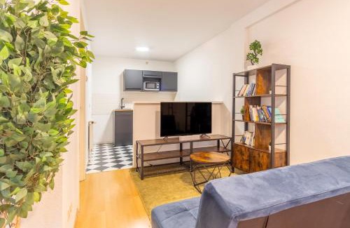 Bad Duerrenberg Apartment | Balkon, 4k TV, Kaffee, Netflix