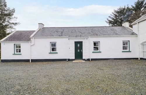 Newry Cottage | BALLARD COTTAGE, pet friendly in Newry, Northern Ireland