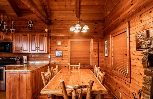 Ponca Condo | Balloon Cabin - Great Buffalo River Group Getaway