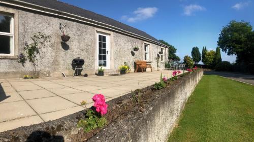 Lisnagunogue Villa | Ballyconnelly Cottages, Galgorm area