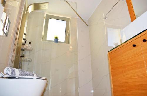 Trachilos House | Balos Residence private pool Seafront Seaview
