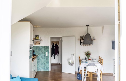 Kronsgaard Apartment | Baltic Sea view - 1st floor, balcony, shower, washing machine, swimming pool, infrared cabin