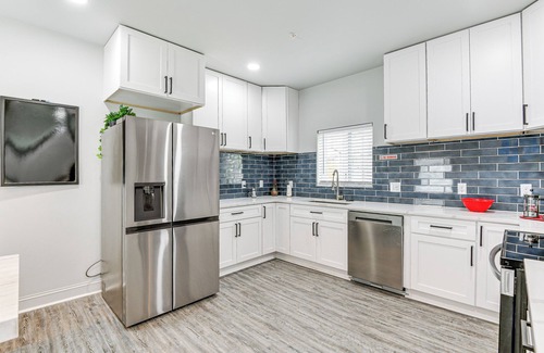 Mondawmin House | Baltimore Townhome w/Private Rooftop Patio!