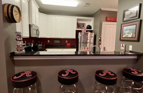Tuscaloosa Condo | Bama Condo only 1/2 Mile from Campus and Coleman Colesium: .8 to Bryant Denny!