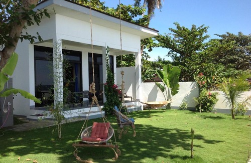 Dimiao Villa | BambooBeachVilla1 AC New OCEANFRONT POOL sunsetview garden kitchen SATELLITE STARLINK WI-FI