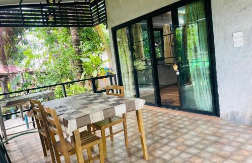 Sakon Nakhon Ski Chalet | Ban Aob Maiy(บ้านโอบไม้)